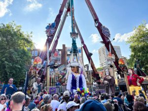 Kleine reus Jantje onder de voet gelopen op Tilburgse kermis